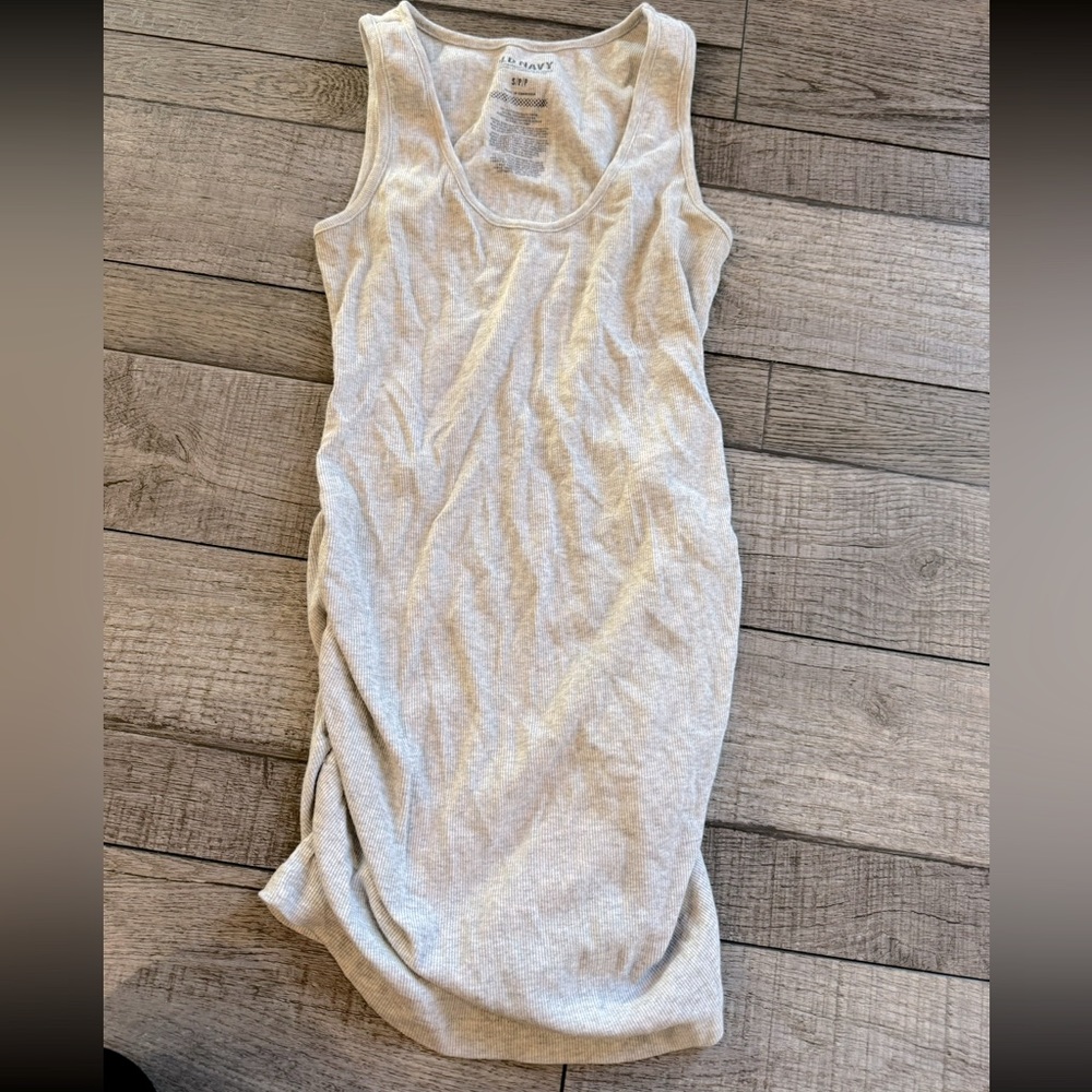 Old navy maternity tank top